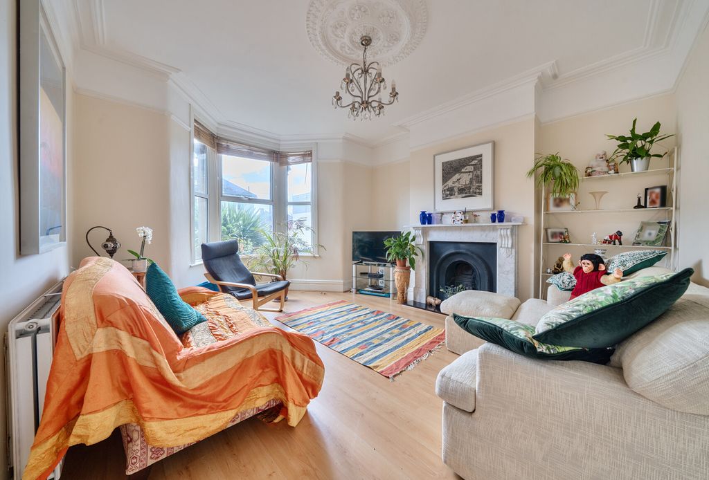 Property photo 2 of 24 1481515-1-6A464Aa...