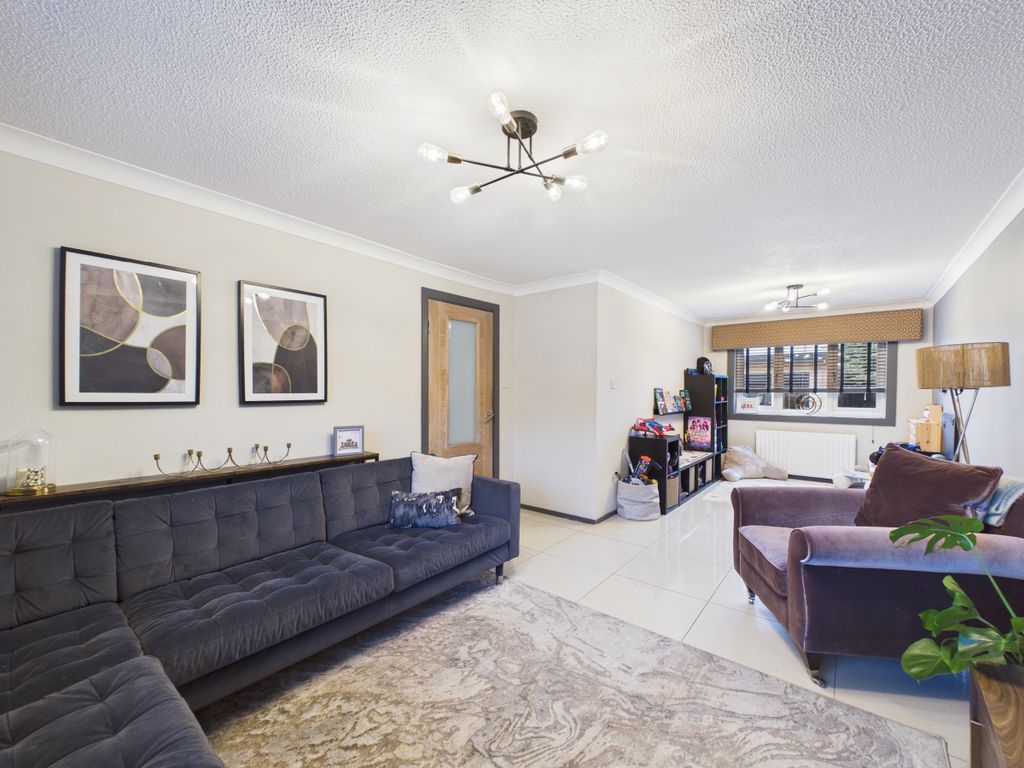 Property photo 3 of 32