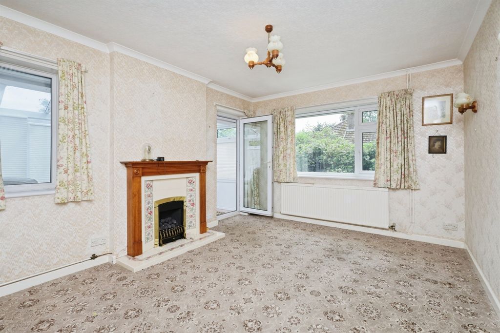 Property photo 2 of 18