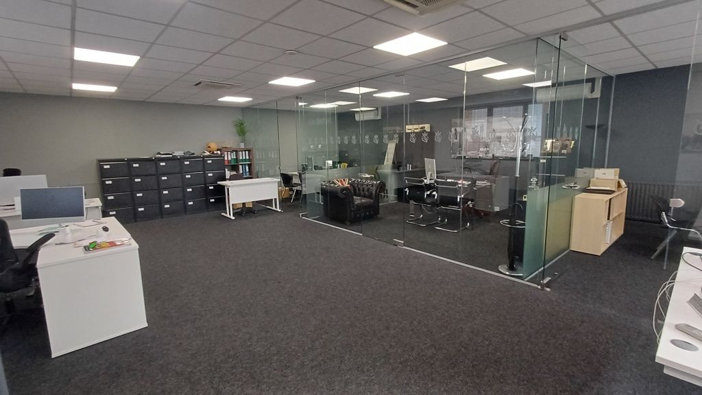 Property photo 3 of 7 Photo 7