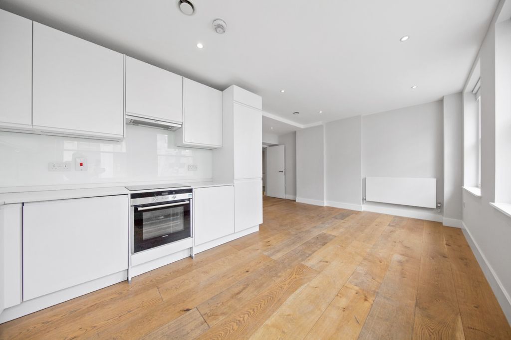 Property photo 2 of 22 2558373