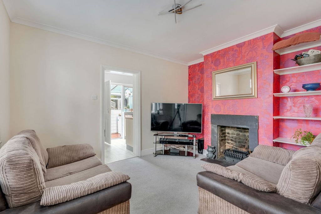 Property photo 2 of 13