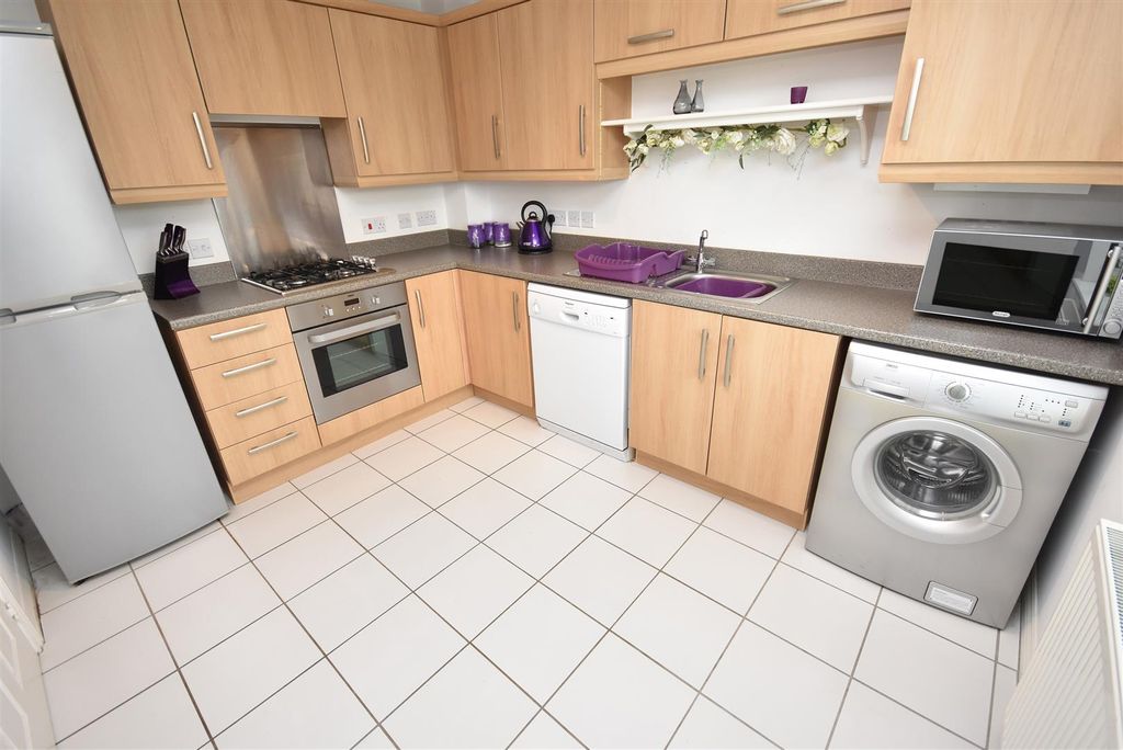 Property photo 2 of 15 Kitchen.Jpg