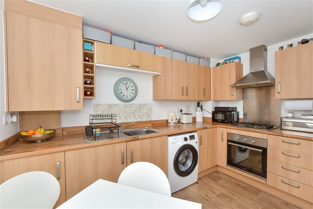 Property photo 1 of 11 Kitchen