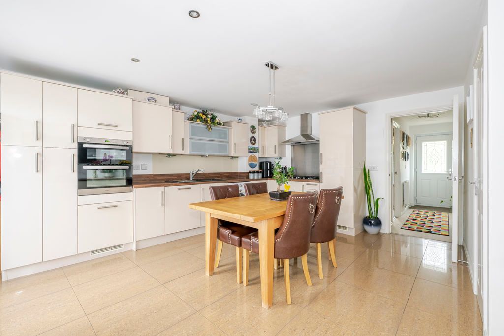 Property photo 2 of 21 Photo 8