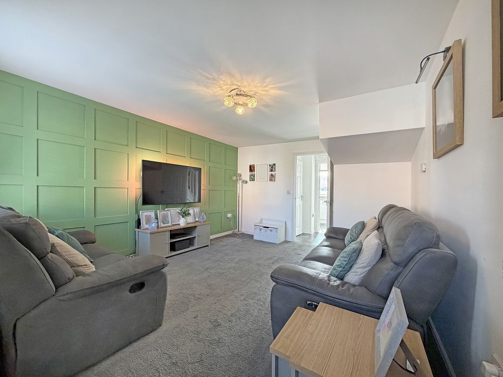 Property photo 2 of 36