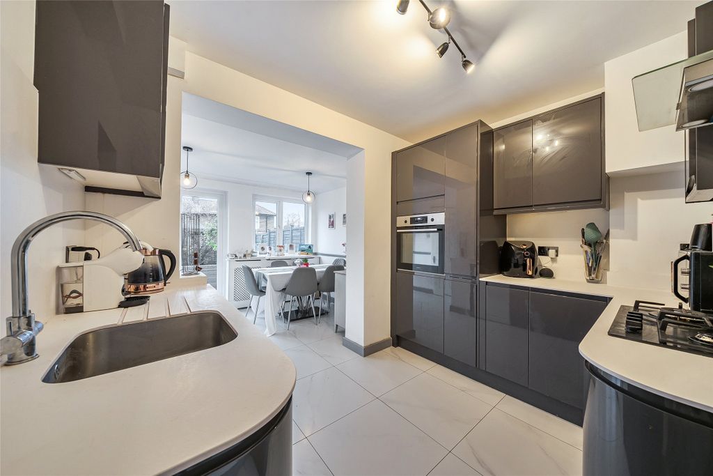 Property photo 3 of 22 Picture No. 05