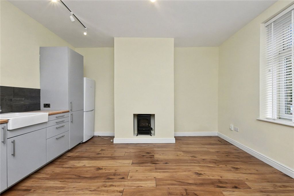 Property photo 3 of 9 Picture No. 10