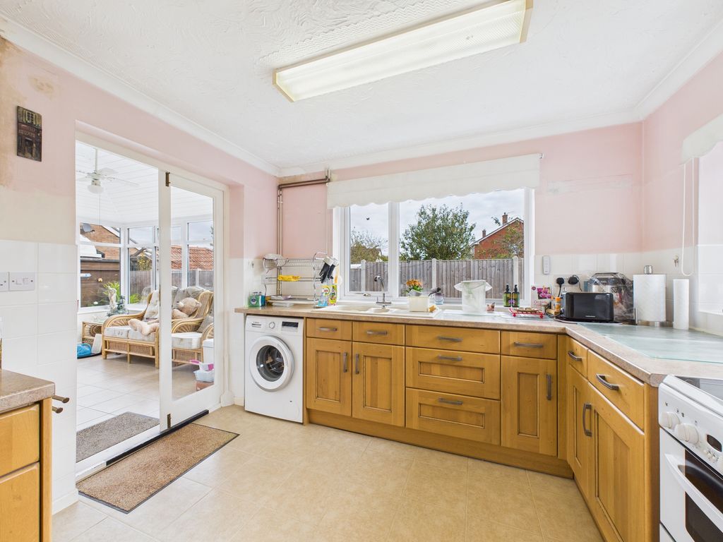 Property photo 2 of 22 Kitchen