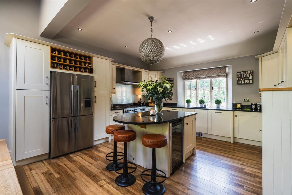 Property photo 2 of 58 Breakfast Kitchen
