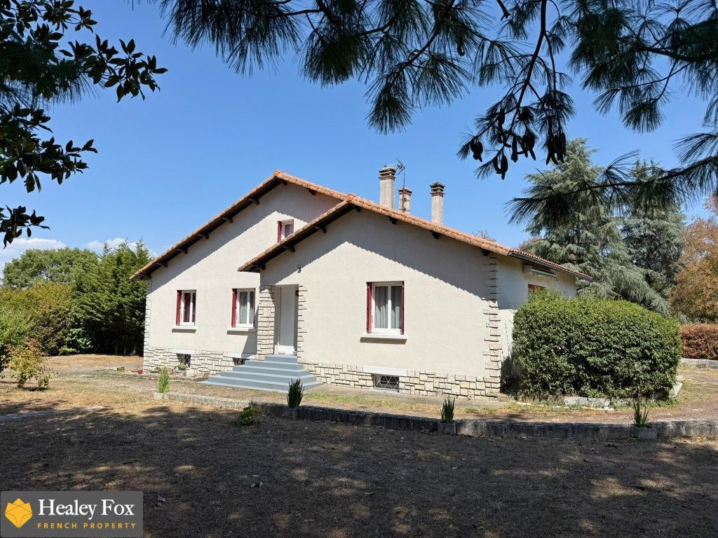 Property photo 2 of 32 1._Maison__Vendre_Verteuil-Sur-Charente_2_6A7Ef695B1539