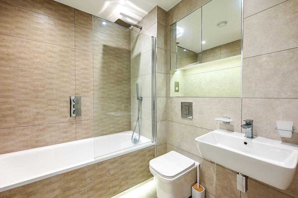 Property photo 2 of 8 Bathroom