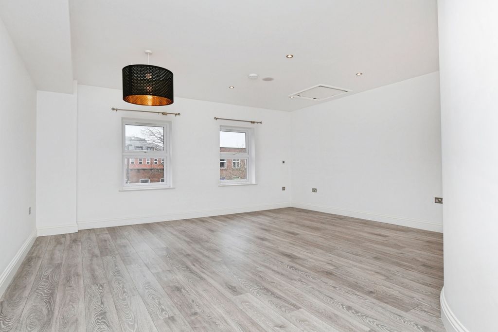 Property photo 1 of 14 Internal