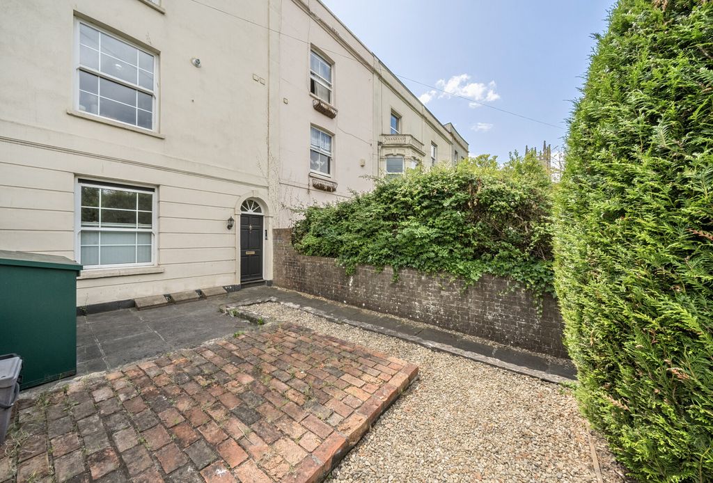 Property photo 2 of 18 1312959-3-68595Fd...