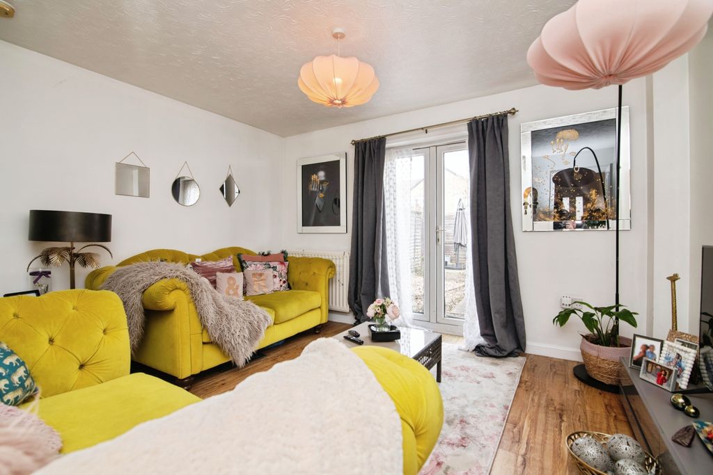 Property photo 3 of 20