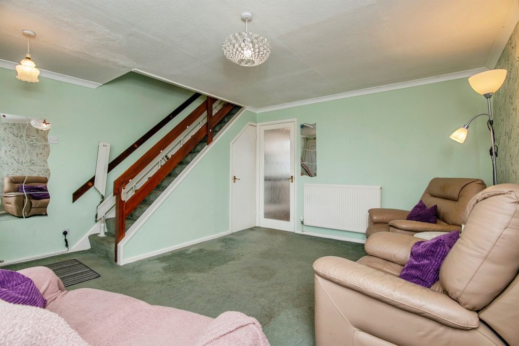 Property photo 2 of 20