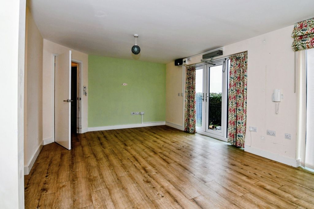 Additional image 5 of 2 bed flat for saleSandy Hill, St. Austell, Cornwall PL25