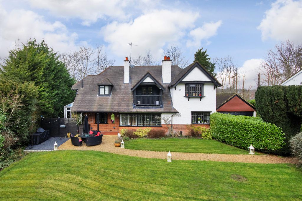 Property photo 1 of 19 Image