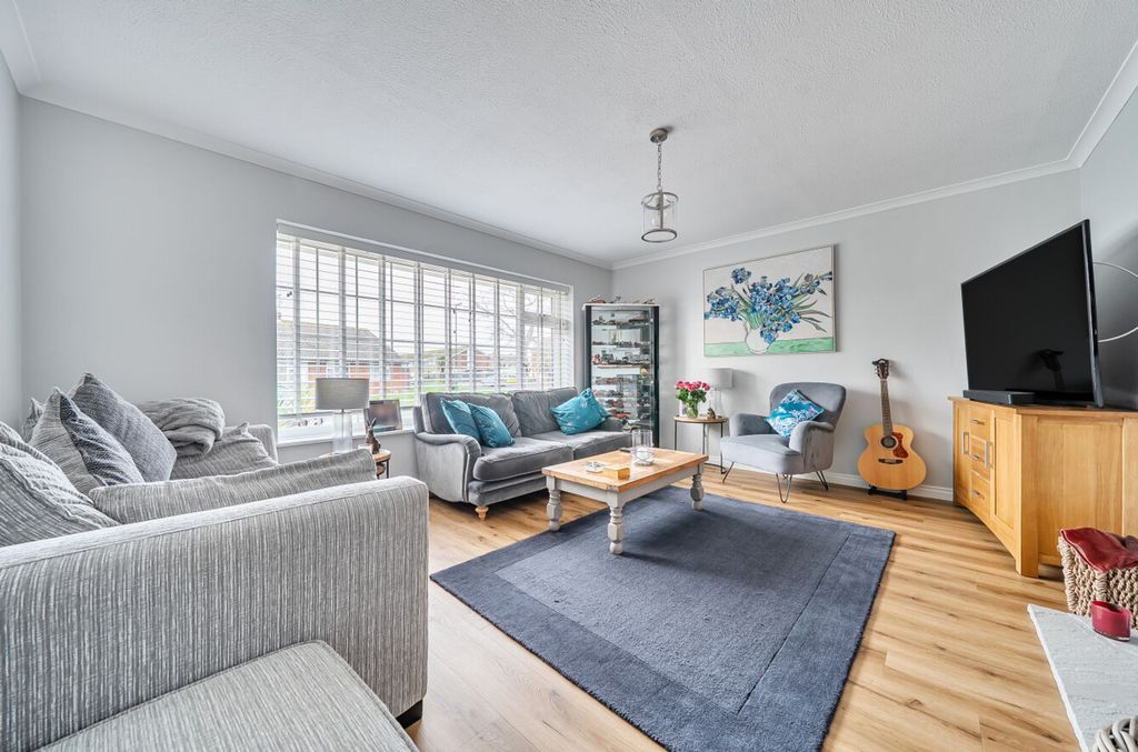 Property photo 2 of 21