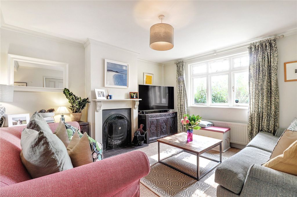 Property photo 2 of 16 Sitting Room