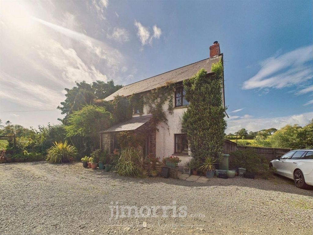 Property photo 1 of 43