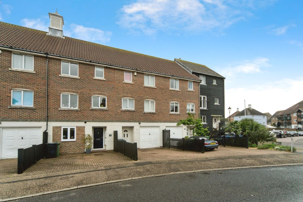 Property photo 3 of 18