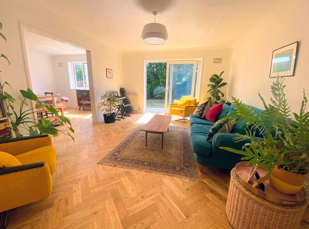 Property photo 3 of 20