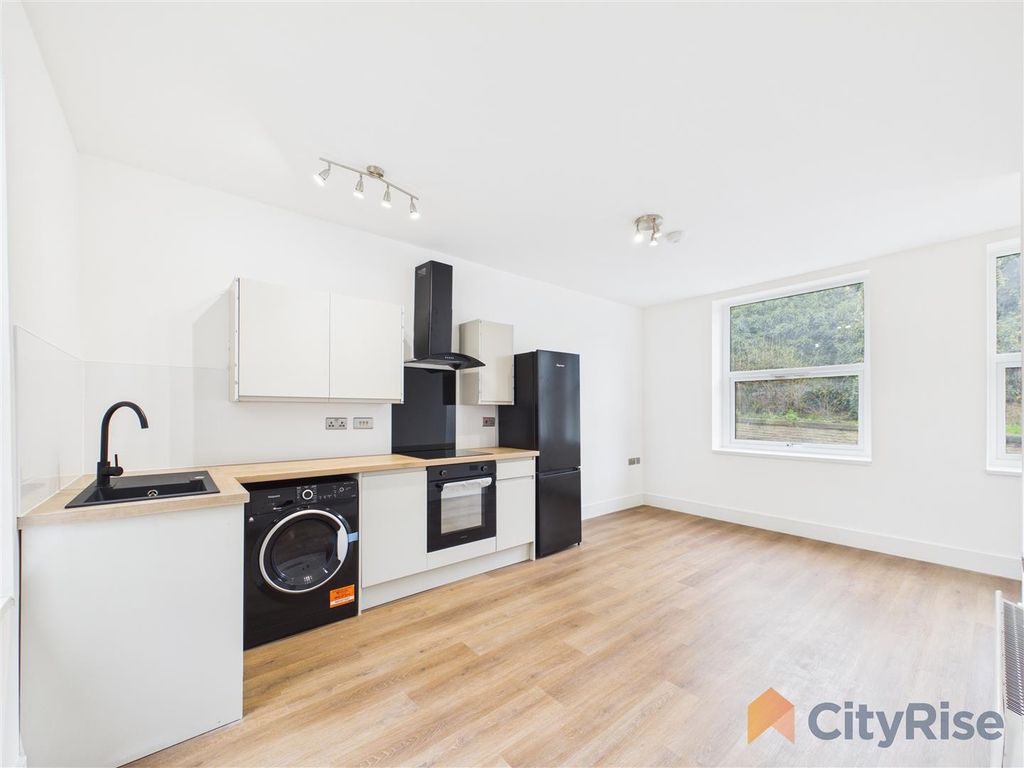 Property photo 1 of 6 Cam04515G0-Pr0124-Still005.Jpg