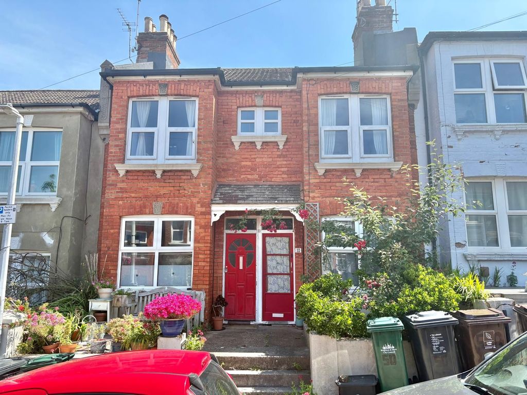 Property photo 1 of 12