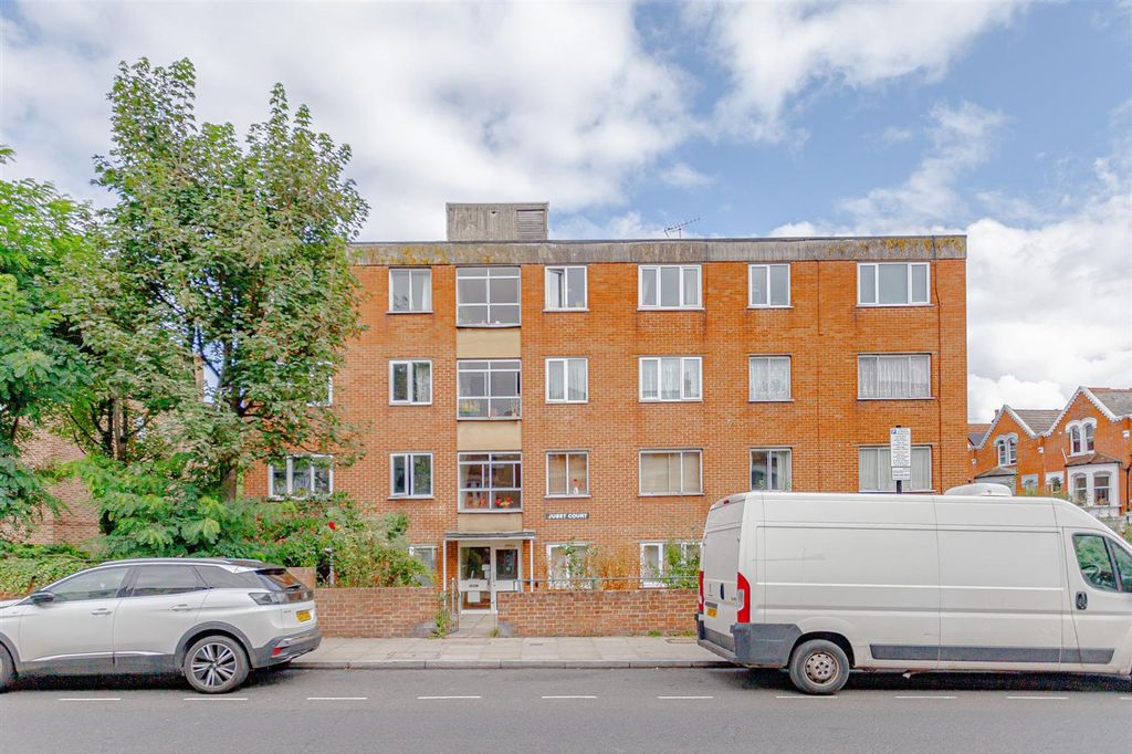 Property photo 1 of 17