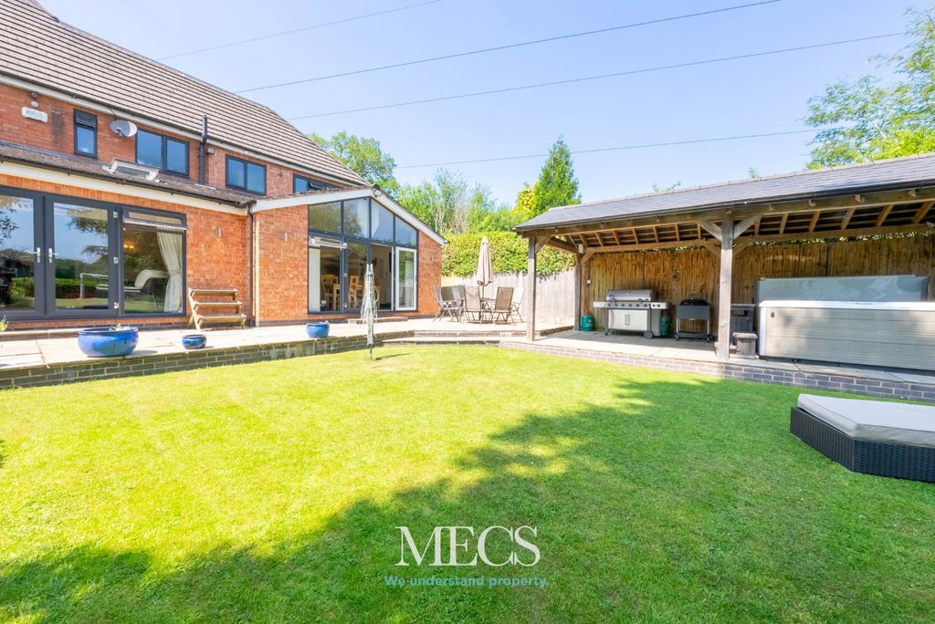 Property photo 3 of 28 4275984