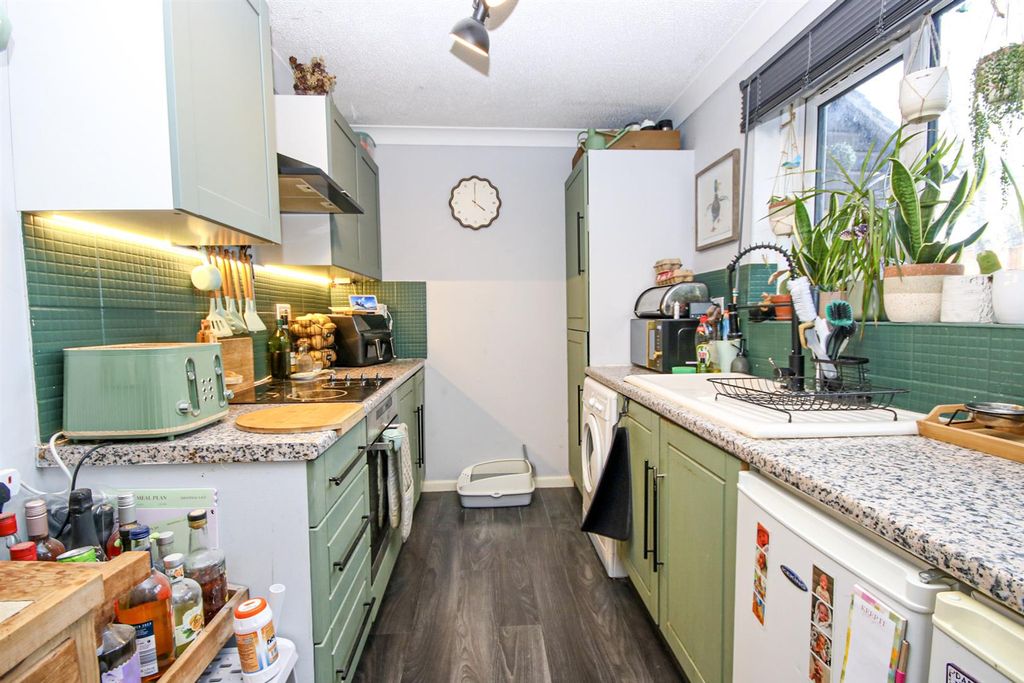 Property photo 3 of 8 5-Img_7708.Jpg