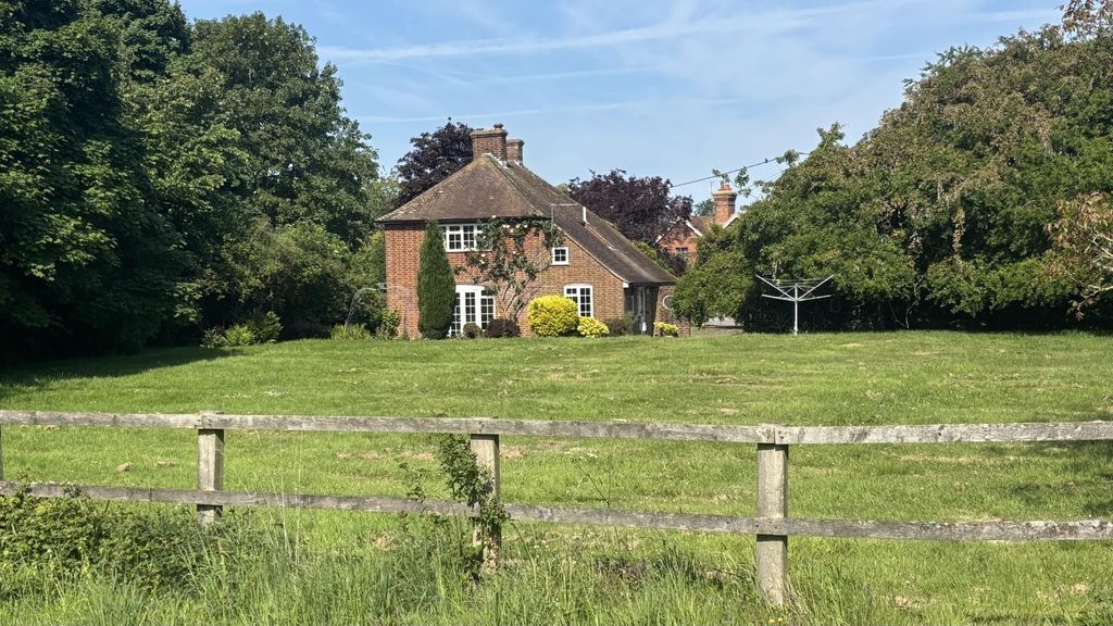 Property photo 1 of 33 Church Farm (New 1).Jpg