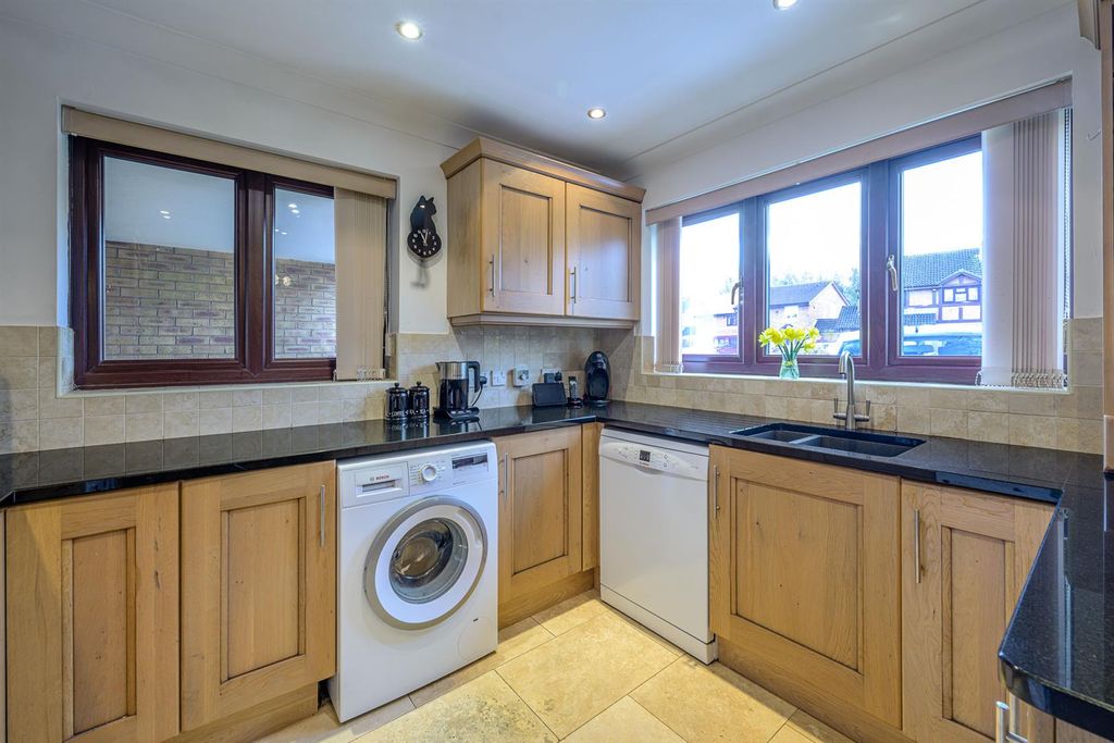 Property photo 3 of 23