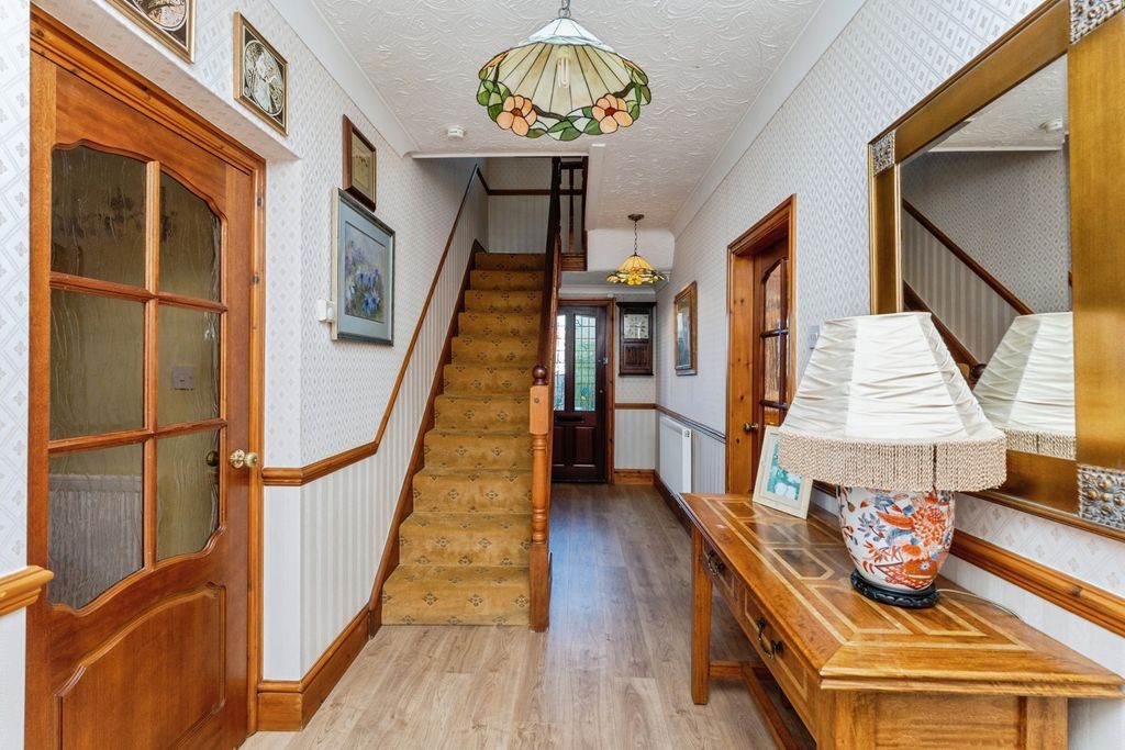 Property photo 2 of 17 Pbox-Img.Jpg