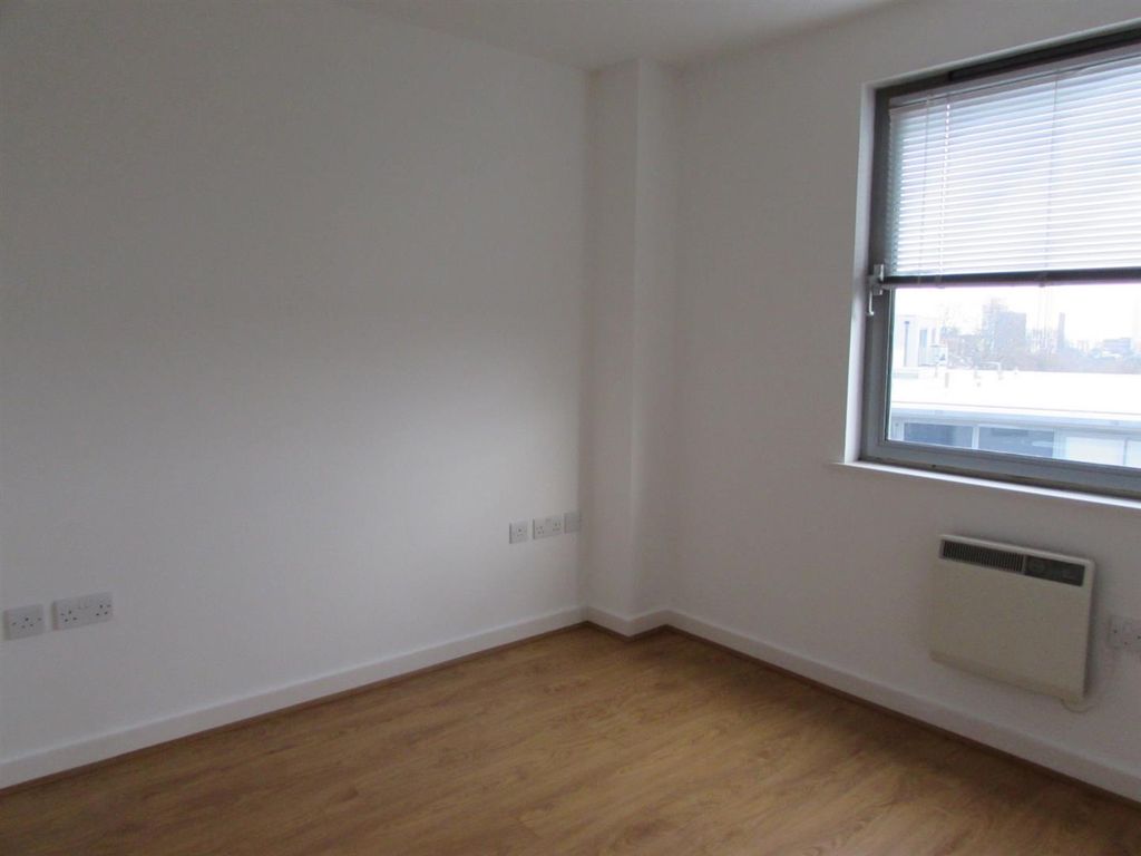 Property photo 3 of 7 Bedroom 2.Jpg