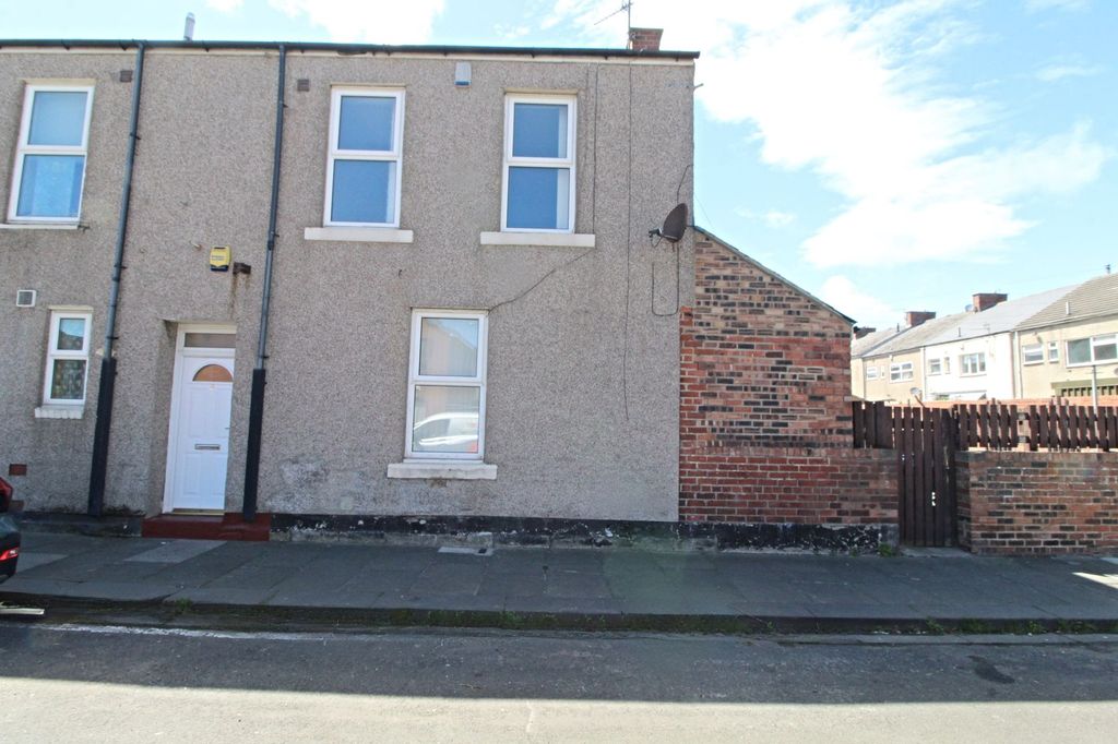 Property photo 1 of 11