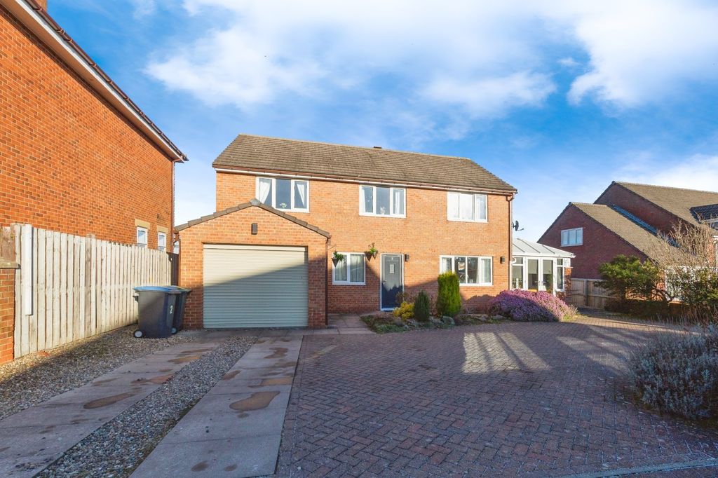 Property photo 1 of 19 External