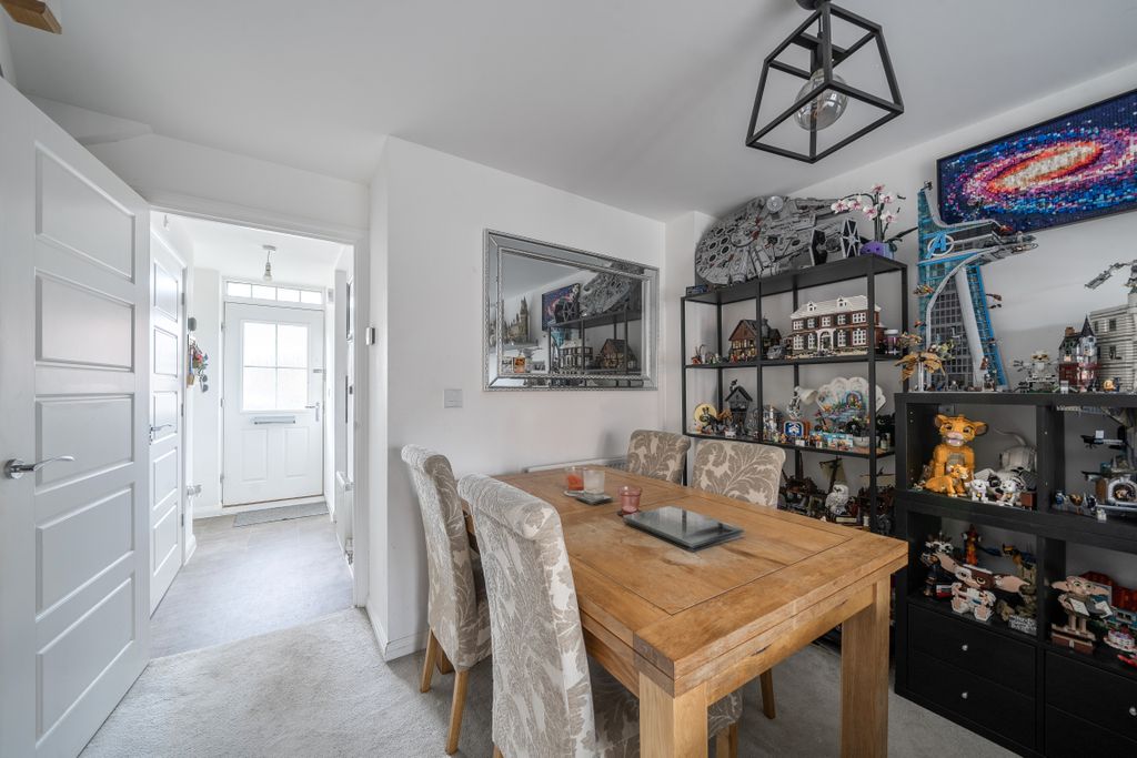 Property photo 3 of 16 14302531769B92403247F5