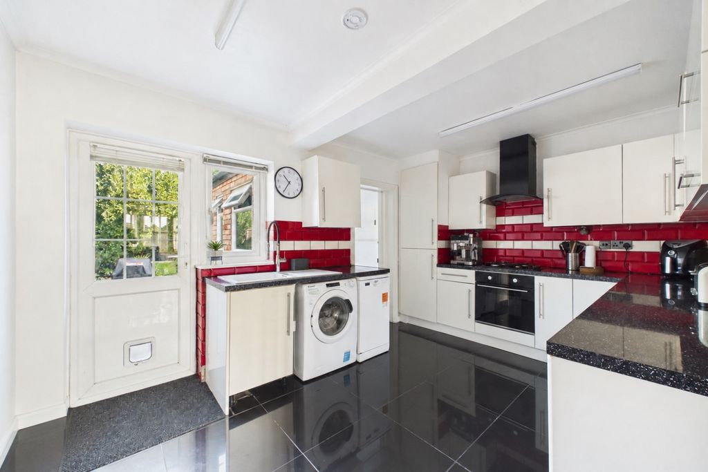 Property photo 3 of 13 Kitchen