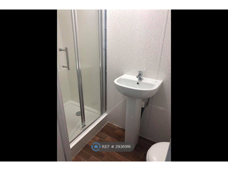 Property photo 3 of 8 En-Suite