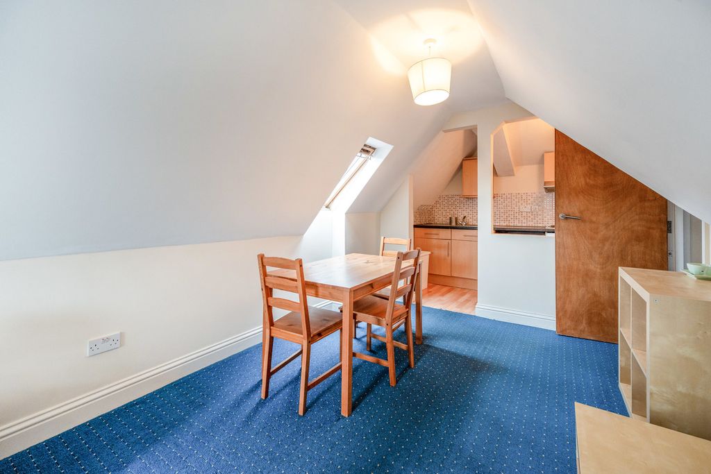 Property photo 3 of 8 Pbox-Img.Jpg