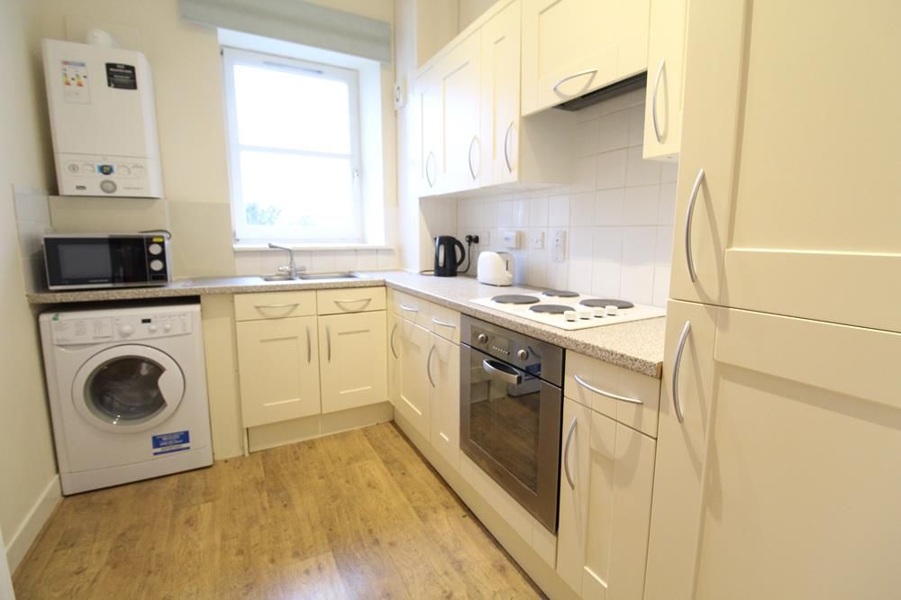 Property photo 3 of 7 Kitchen