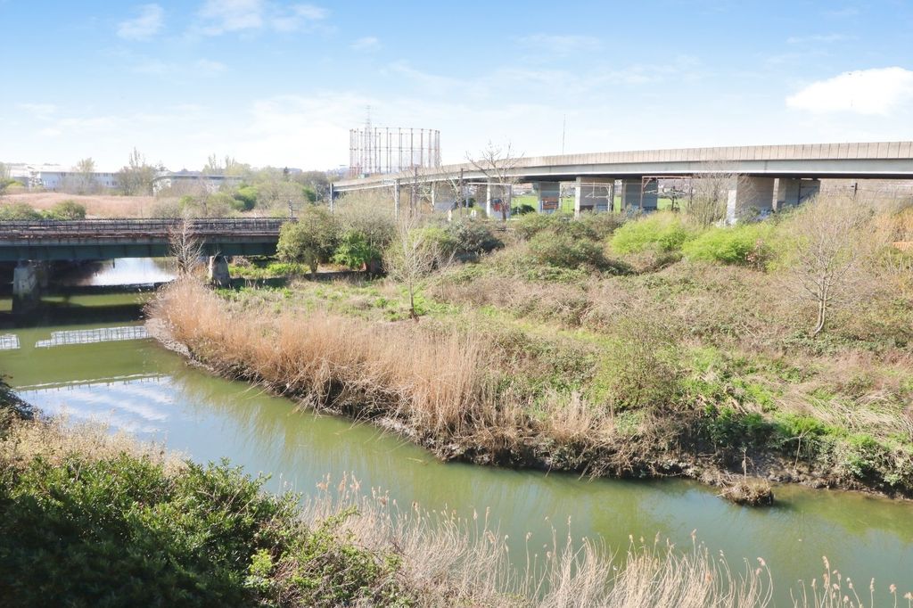 Property photo 3 of 17 Picture No. 19