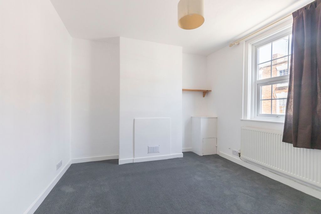 Property photo 2 of 11 Albert Street-04