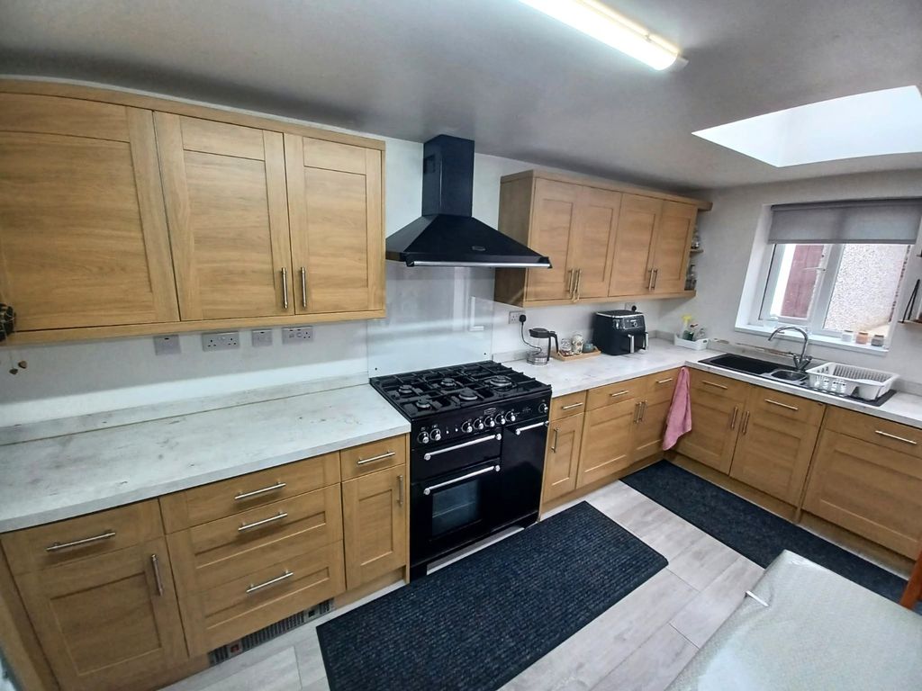 Property photo 3 of 21 Picture No. 04