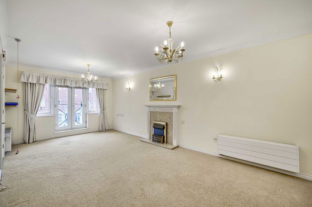 Property photo 2 of 6