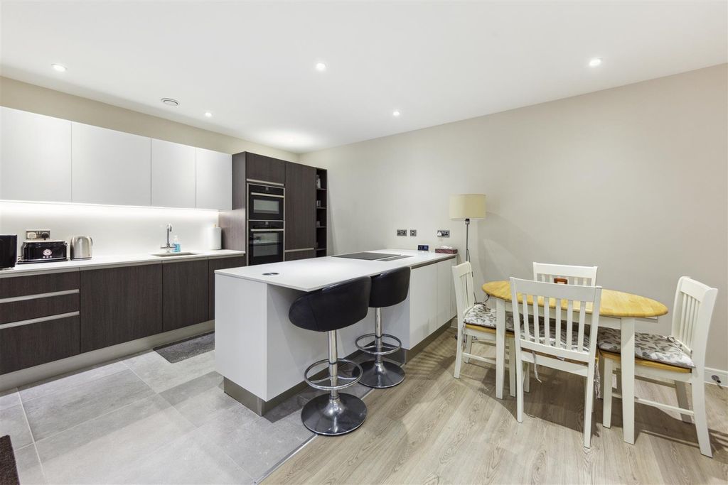 Property photo 2 of 11 8 The Bellerby Apartments.Jpg