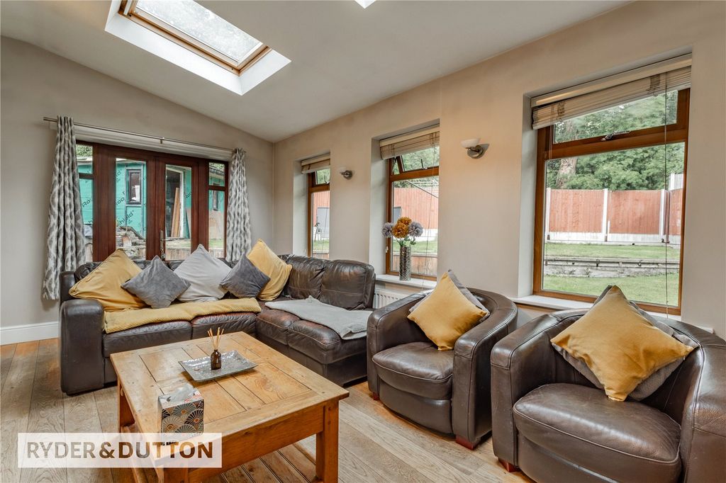 Property photo 3 of 24 Picture No. 06
