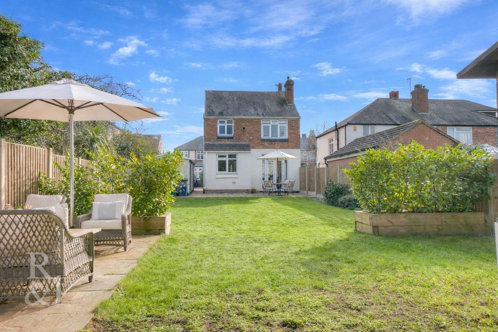 Property photo 2 of 24 7536Bedf-008E-46c2-8B45-7d273312F779.Png